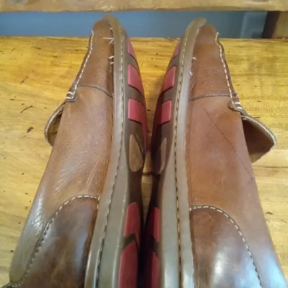 Born Men's Size 10.5 Casual Leather Slip-on Shoes