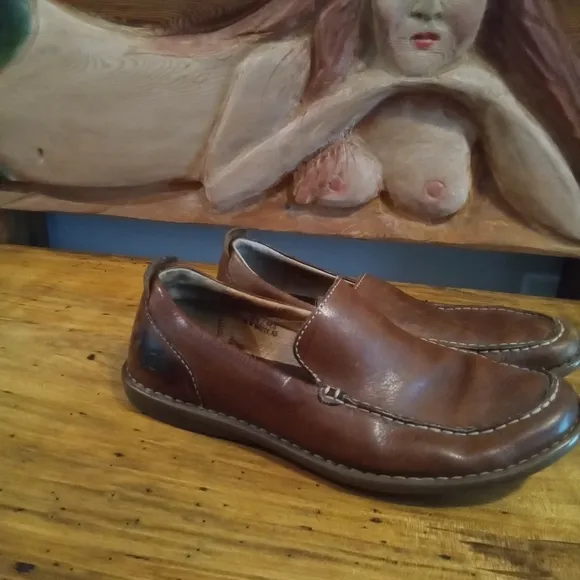 Born Men's Size 10.5 Casual Leather Slip-on Shoes