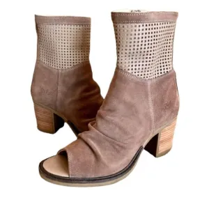 Bos. &amp; Co. Celine Suede Open Peep Toe Boots Bootie in Taupe Size 37 or 7 EEUC