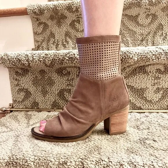 Bos. &amp; Co. Celine Suede Open Peep Toe Boots Bootie in Taupe Size 37 or 7 EEUC
