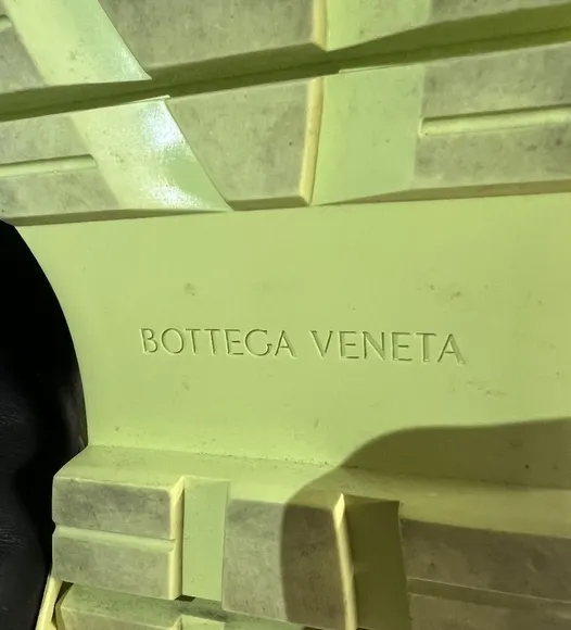 Bottega Veneta Tire Chelsea Ankle Boots Black/ Seagrass
