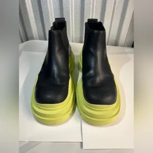 Bottega Veneta Tire Chelsea Ankle Boots Black/ Seagrass