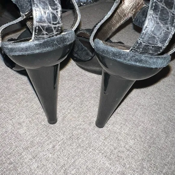 BOTTEGA VENETA Velvet T-Strap Sandal with Platform- Size 40/ US 9