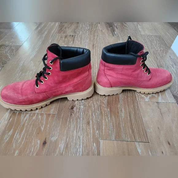 Boys size 6.5 Ralph Lauren Polo boots. Red. Excellent condition condition!