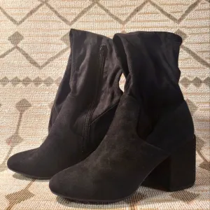 Brand: Bar III, Style: Gabrie, Size: 8.5, 9