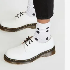 BRAND NEW DR MARTENS VINTAGE 1461 WHITE QUILON