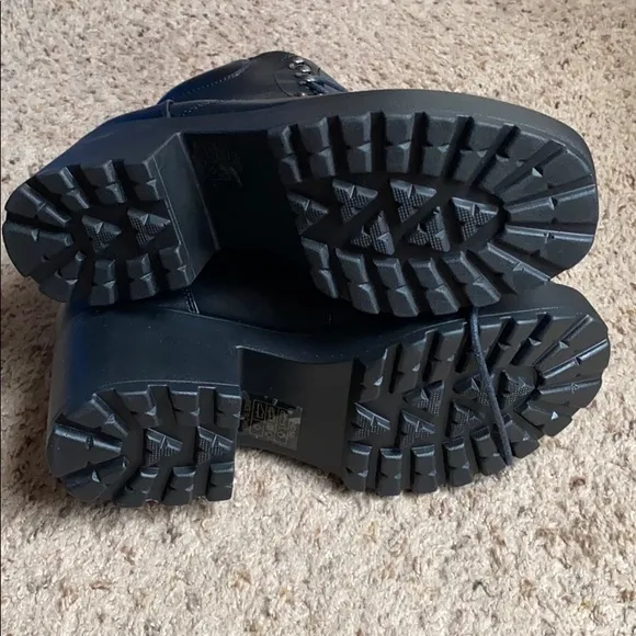 ***BRAND NEW NEVER WORN*** boots