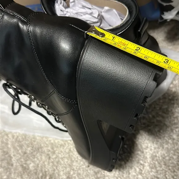 ***BRAND NEW NEVER WORN*** boots