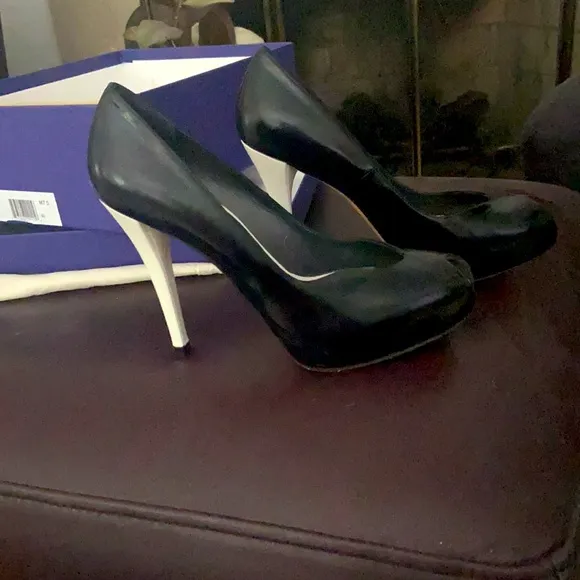 BRAND NEW Stuart Weitzman Black Kid Vamp platform peep toe two toned pumps