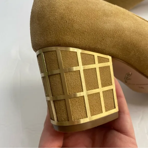 Brian Atwood Kendal Suede Block Heel Sz 7.5 Camel