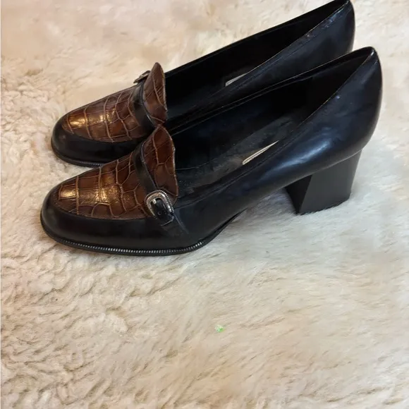 Brighton Women's Black and Brown Leather Loafers size 10