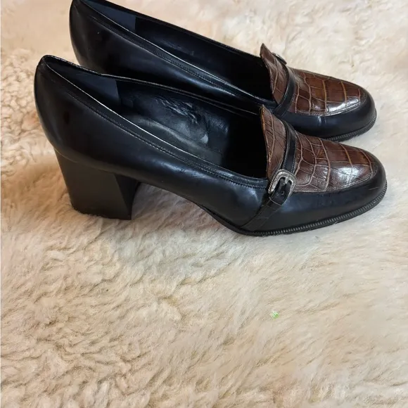 Brighton Women's Black and Brown Leather Loafers size 10