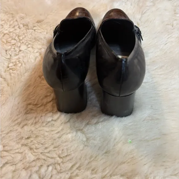 Brighton Women's Black and Brown Leather Loafers size 10