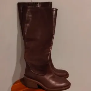 Brown Leather Boots Size 7 Vince Camuto Lia Classic Knee High Style Low Heel