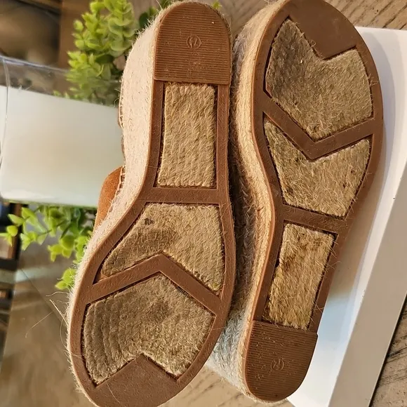 Brown Suede Espadrille Wedge Platforms Sandals Size 7.5 Marc Fisher