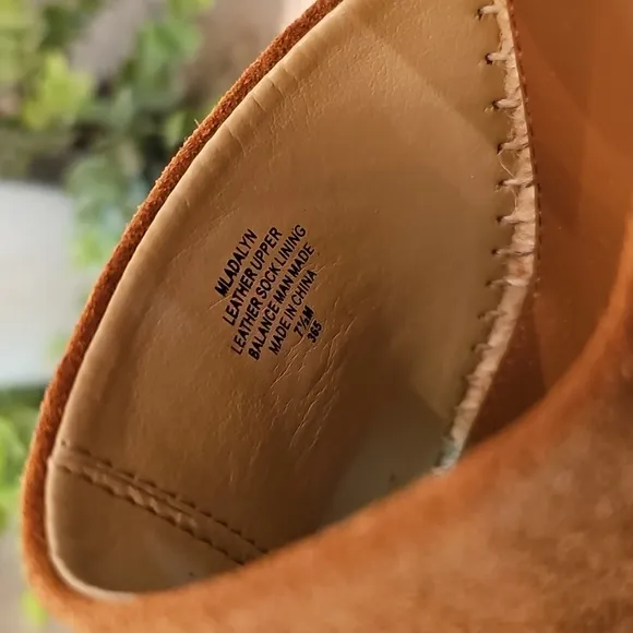Brown Suede Espadrille Wedge Platforms Sandals Size 7.5 Marc Fisher