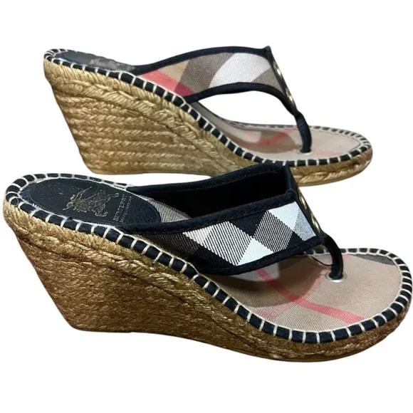 BURBERRY Black and Tan Signature plaid Wedge Espadrille Sandals ❤️🤎🖤