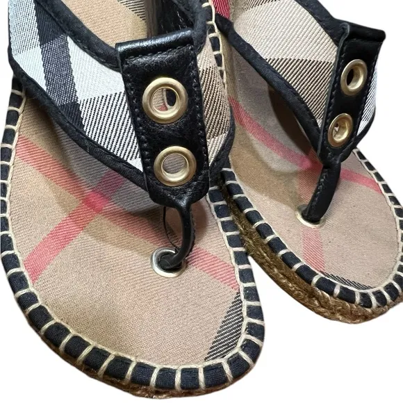 BURBERRY Black and Tan Signature plaid Wedge Espadrille Sandals ❤️🤎🖤