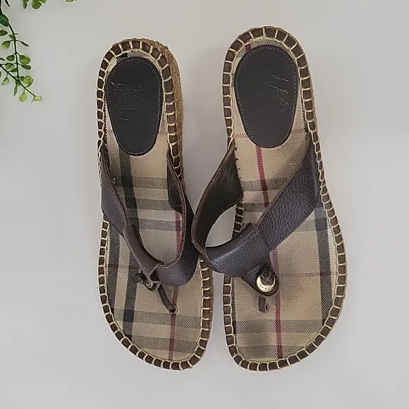 Burberry leather thong espadrille sandals women's size 39