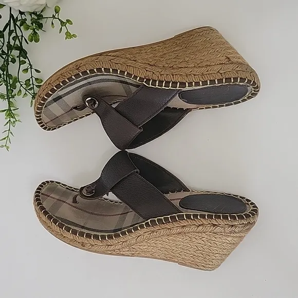 Burberry leather thong espadrille sandals women's size 39