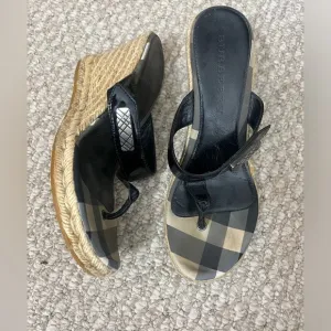 Burberry Nova Check Plaid Wedge Espadrille Sandals Size 39 Black