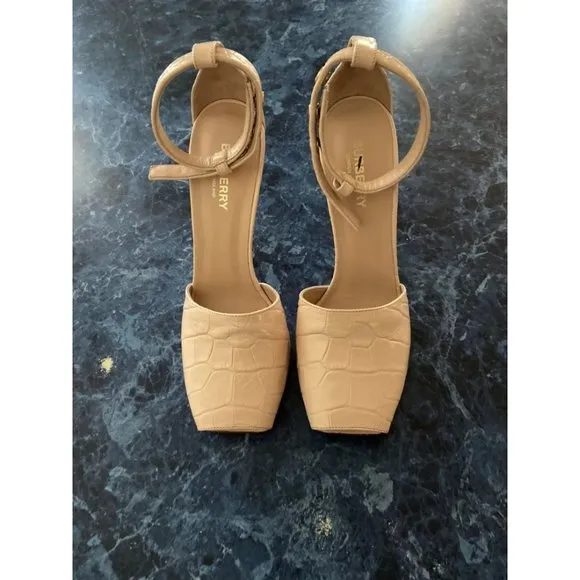 Burberry Triple Stud Embossed Leather Pe