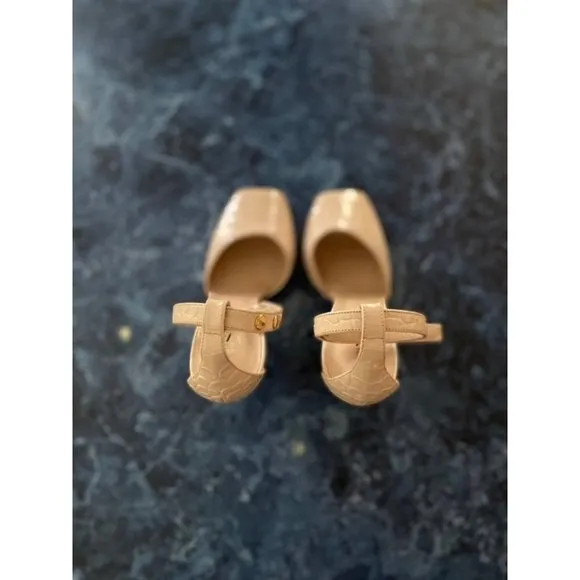 Burberry Triple Stud Embossed Leather Pe