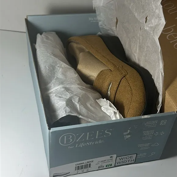 BZees For Lifestride Womens Gamma Slip-On Loafers - Medium &amp; Wide Width