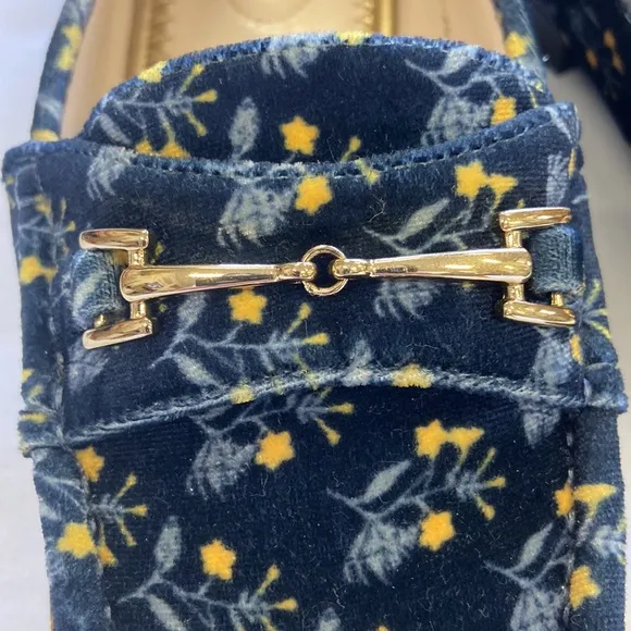 Cabi Carnaby Velvet Blue Loafers Shoes style# 6005 Yellow Flowers Christmas 7M