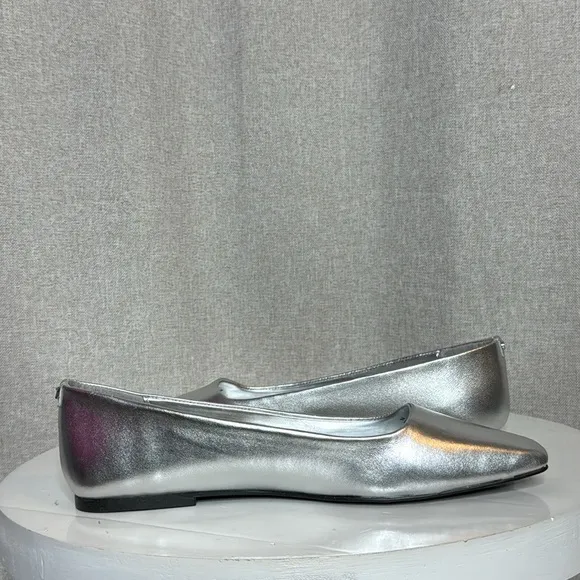 CALVIN KLEIN NYTA SILVER LEATHER SQUARE TOE WOMENS BALLET FLATS **NIB**