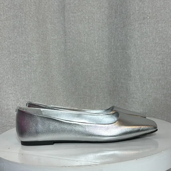 CALVIN KLEIN NYTA SILVER LEATHER SQUARE TOE WOMENS BALLET FLATS **NIB**