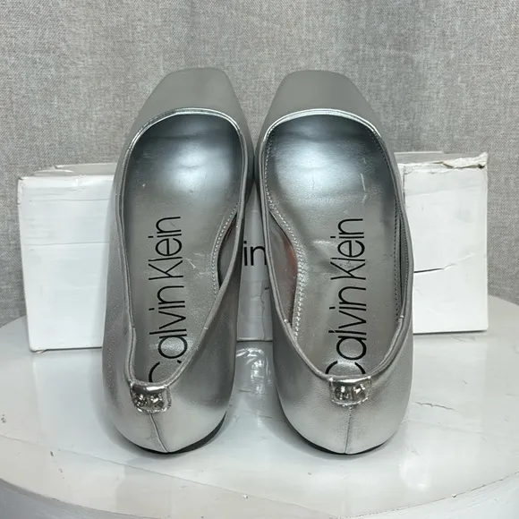 CALVIN KLEIN NYTA SILVER LEATHER SQUARE TOE WOMENS BALLET FLATS **NIB**