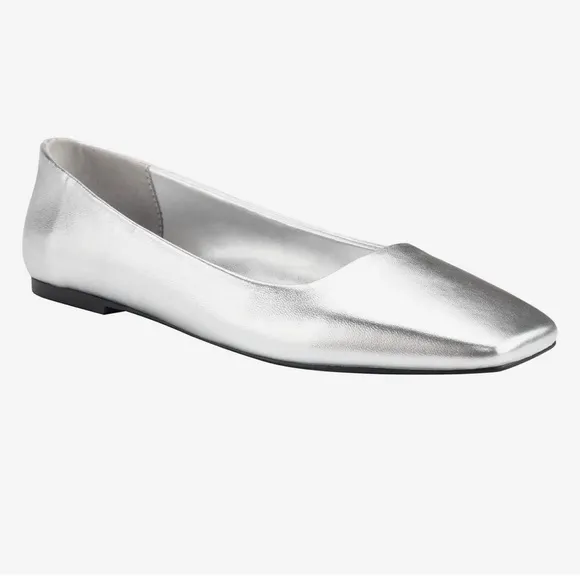 CALVIN KLEIN NYTA SILVER LEATHER SQUARE TOE WOMENS BALLET FLATS **NIB**