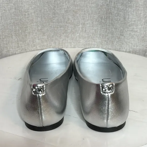 CALVIN KLEIN NYTA SILVER LEATHER SQUARE TOE WOMENS BALLET FLATS **NIB**