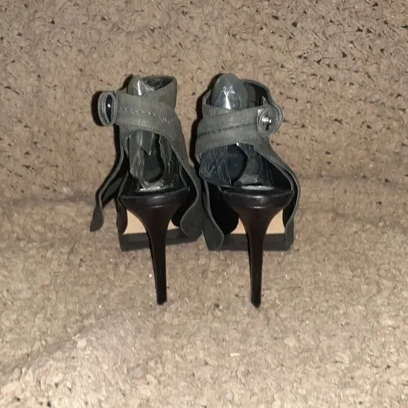 CAMILLA SKOVGAARD-Charcoal Nubuck Flap/Black Leather Stiletto-Ankle Wrap-Sz37-NM