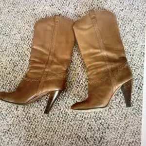 Campione Vintage Camel Colored Leather Pull On Boots