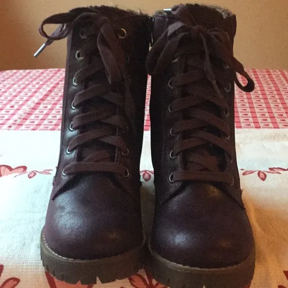 CARLOS SANTANA BOOTS- NWOT - NWOB  🥾🥾🥾🥾🥾🥾🥾