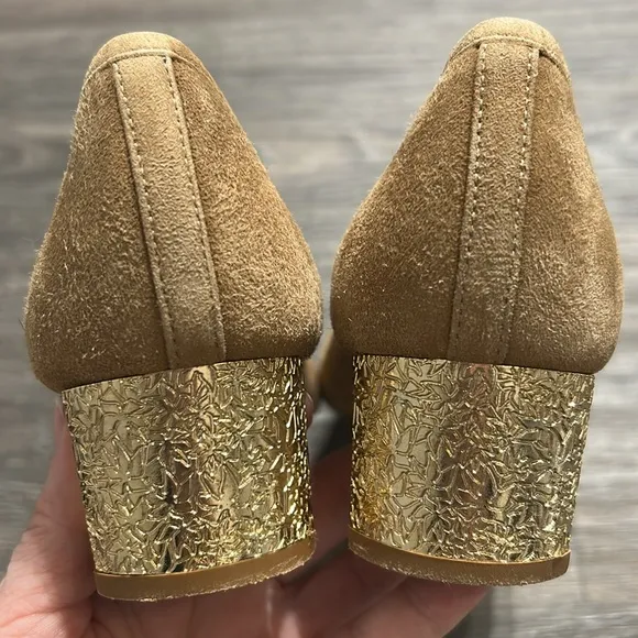 Carolina Herrera Suede Bow Detail Pumps Gold Block Kitten Heels Size 39 US 8.5