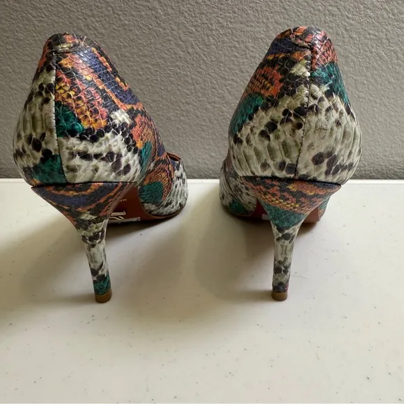 Carrano Womens Size 7 Multicolor Snake Print Pointed Toe Heel Pump Shoes