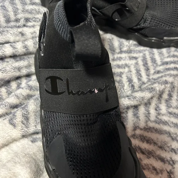 Champion Kids 7Y Slip On Rally Pro Sneakers Black NWOT