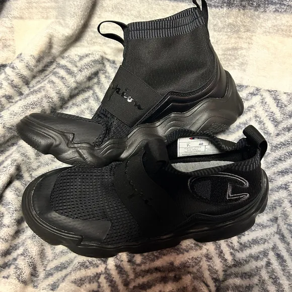 Champion Kids 7Y Slip On Rally Pro Sneakers Black NWOT