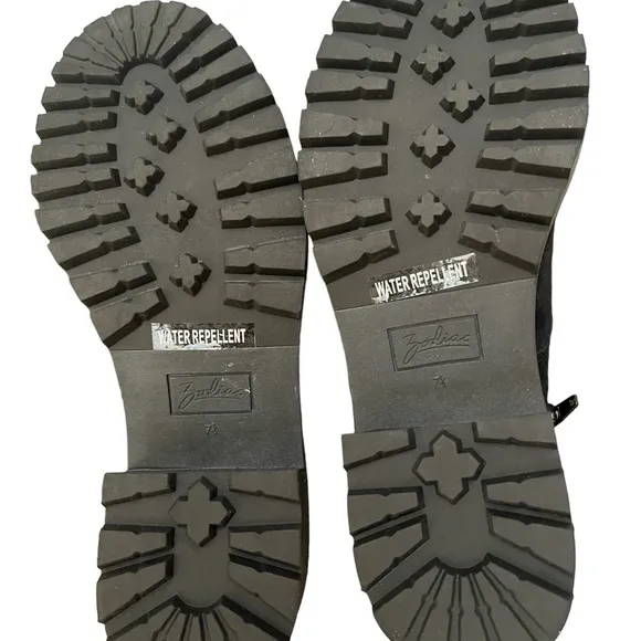 Chance black su boots size : 7.5