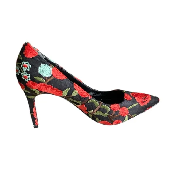 CHARLES DAVID Denise Floral Embroidered Pointed Stiletto Heels Size 9