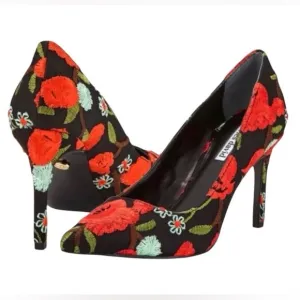 CHARLES DAVID Denise Floral Embroidered Pointed Stiletto Heels Size 9