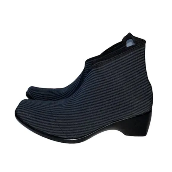 Charleston Lower King Ankle Boot Blue &amp; Black Striped Size 7