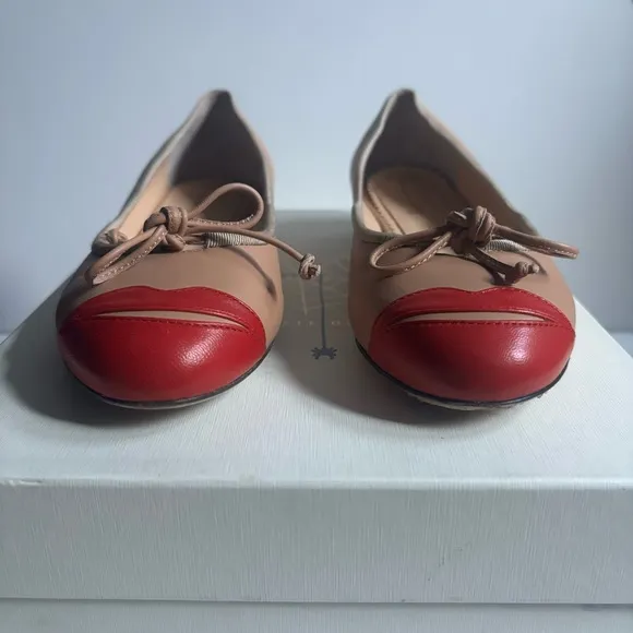 Charlotte Olympia Girls &quot;INCY KISS ME DARCY&quot; Beige Leather Ballet Flats Shoes