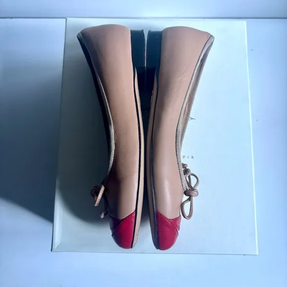 Charlotte Olympia Girls &quot;INCY KISS ME DARCY&quot; Beige Leather Ballet Flats Shoes