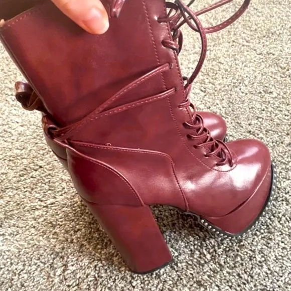 Chase &amp; Chloe Platform Boots