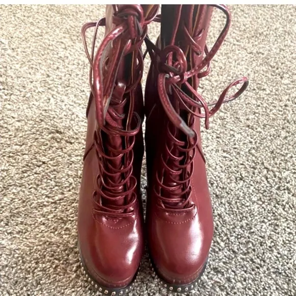 Chase &amp; Chloe Platform Boots