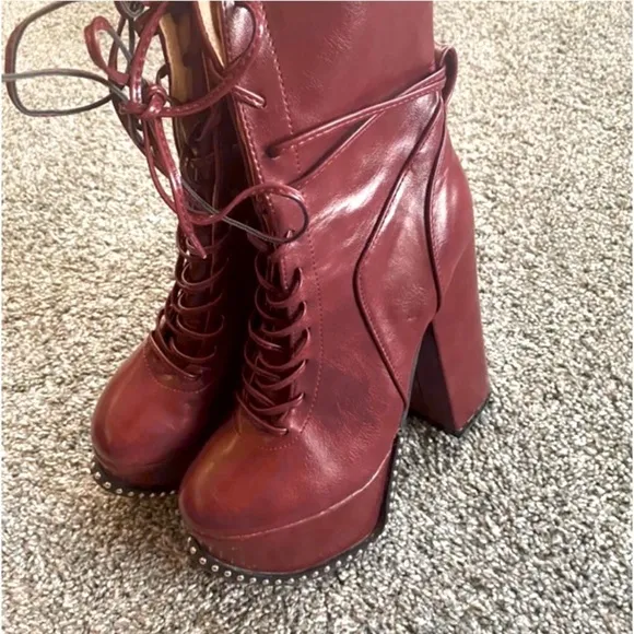 Chase &amp; Chloe Platform Boots